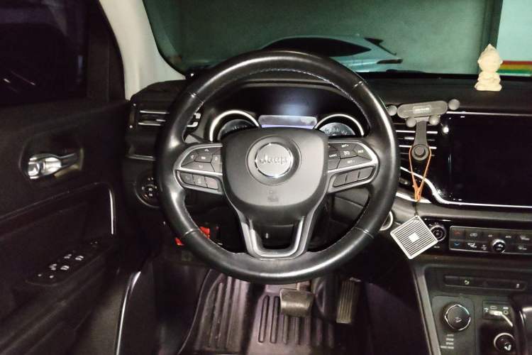 Used Jeep Commander 2018 2.0T Four-Wheel Drive Prestige Edition China V Steering Wheel