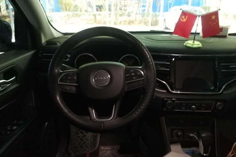 Used Jeep Commander 2018 2.0T Two-Wheel Drive Enjoyment Version China VI Emission Standard Steering Wheel