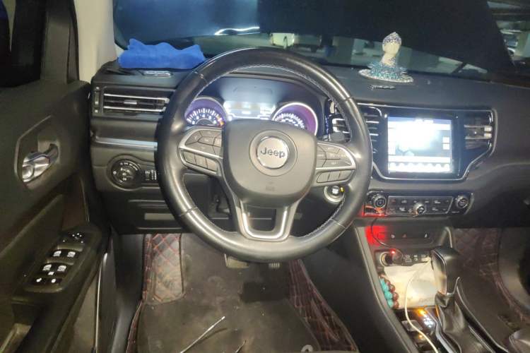 Used Jeep Commander 2018 2.0T Two-Wheel Drive Enjoyment Version China VI Emission Standard Steering Wheel