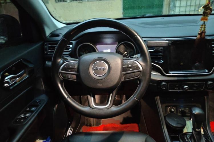Used Jeep Commander 2018 2.0T Two-Wheel Drive Enjoyment Version China VI Emission Standard Steering Wheel