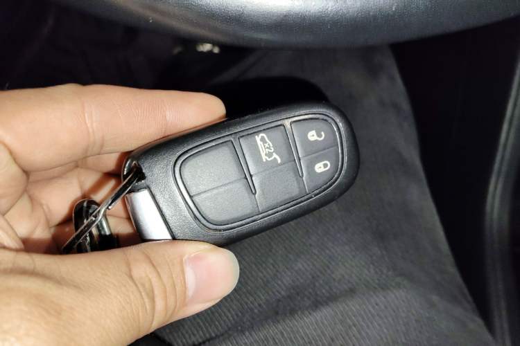 Used Jeep Commander 2018 2.0T Four-Wheel Drive Prestige Edition China V Vehicle Key
