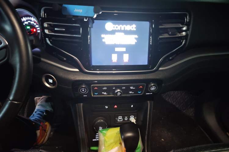 Used Jeep Commander 2018 2.0T Four-Wheel Drive Prestige Edition China V Audio And AC Panel