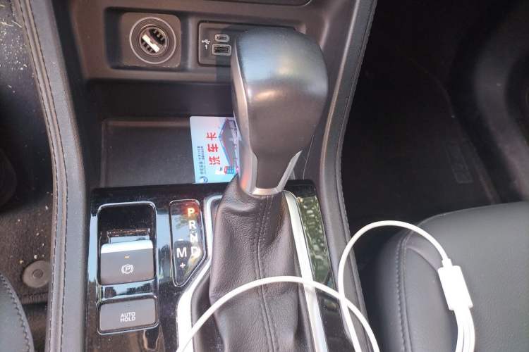 Used Jeep Commander 2018 2.0T Two-Wheel Drive Enjoyment Version China VI Emission Standard Gear Lever