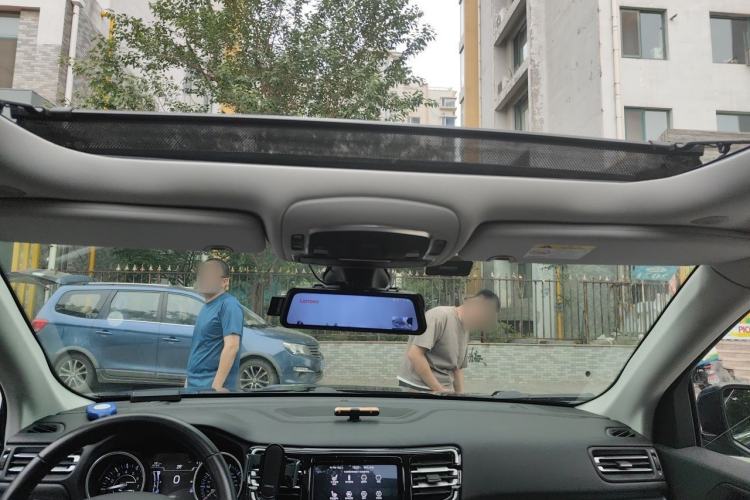 Used Jeep Commander 2018 2.0T Two-Wheel Drive Enjoyment Version China VI Emission Standard Headliner