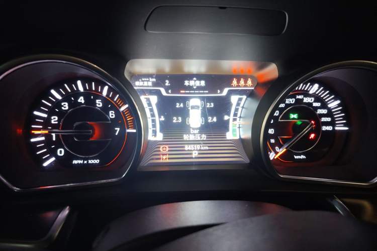 Used Jeep Commander 2018 2.0T Four-Wheel Drive Prestige Edition China V Instrument Cluster