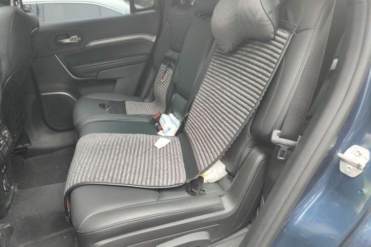 Used Jeep Commander 2018 2.0T Two-Wheel Drive Enjoyment Version China VI Emission Standard Left Rear Seat