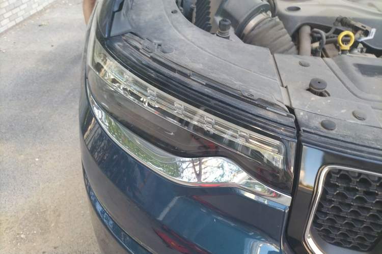 Used Jeep Commander 2018 2.0T Two-Wheel Drive Enjoyment Version China VI Emission Standard Right Front Headlight