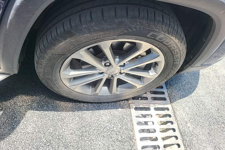 Used Jeep Commander 2018 2.0T Four-Wheel Drive Prestige Edition China V Right Front Wheel Hub