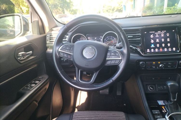 Used Jeep Commander 2018 2.0T Two-Wheel Drive Enjoyment Version China VI Emission Standard Steering Wheel