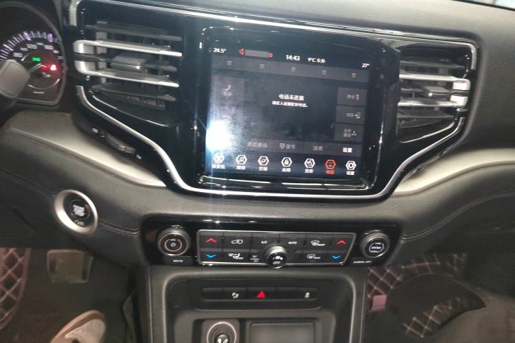 Used Jeep Commander 2018 2.0T Two-Wheel Drive Enjoy Edition China V Audio And AC Panel