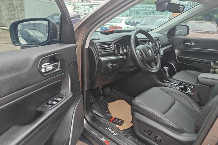 Used Jeep Commander 2018 2.0T Four-wheel Drive Premium Edition China VI Driver Seat