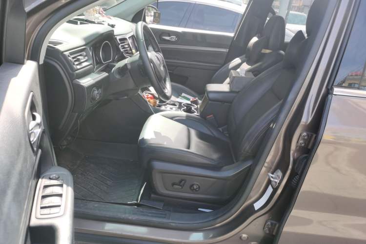 Used Jeep Commander 2018 2.0T Two-Wheel Drive Enjoy Edition China V Driver Seat