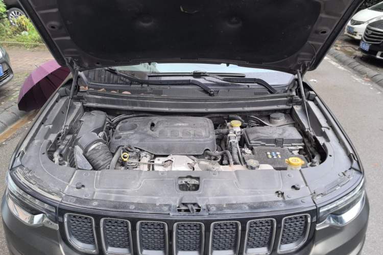 Used Jeep Commander 2018 2.0T Four-Wheel Drive Prestige Edition China V Engine Bay