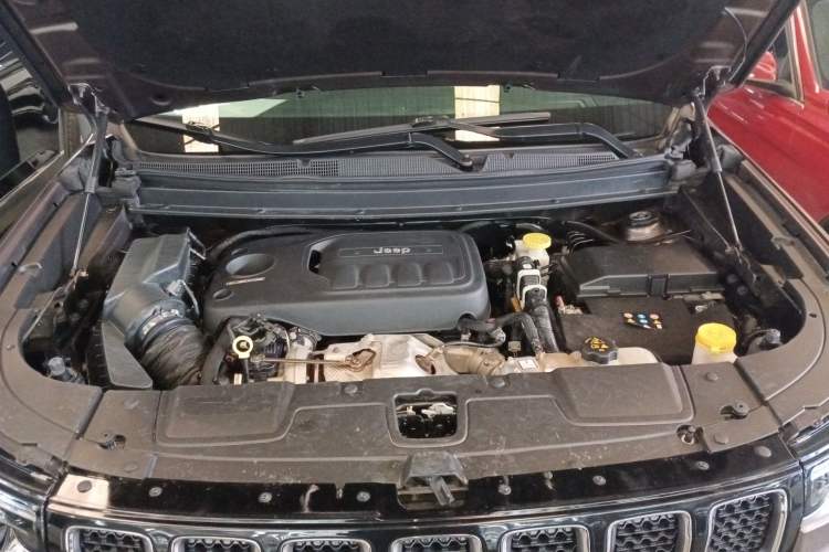 Used Jeep Commander 2018 2.0T Four-Wheel Drive Prestige Edition China V Engine Bay