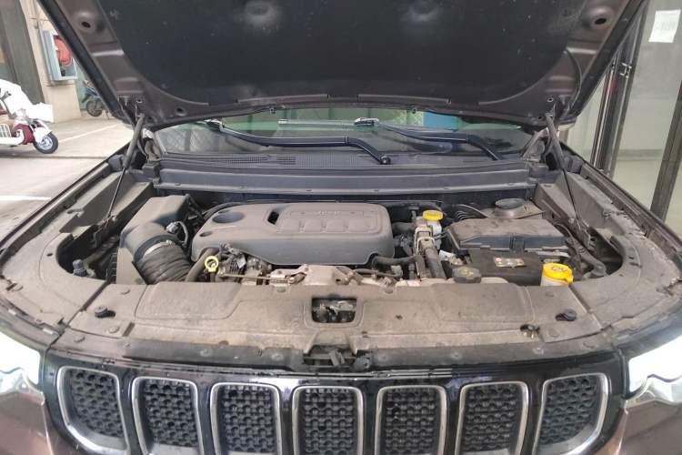 Used Jeep Commander 2018 2.0T Two-Wheel Drive Enjoy Edition China V Engine Bay