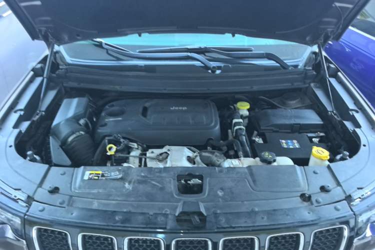 Used Jeep Commander 2018 2.0T Two-Wheel Drive Enjoy Edition China V Engine Bay