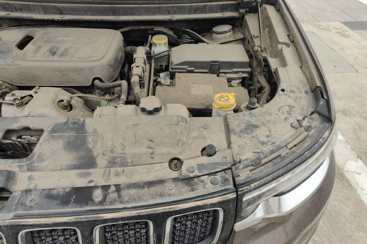 Used Jeep Commander 2018 2.0T Two-Wheel Drive Enjoy Edition China V Engine Bay Left