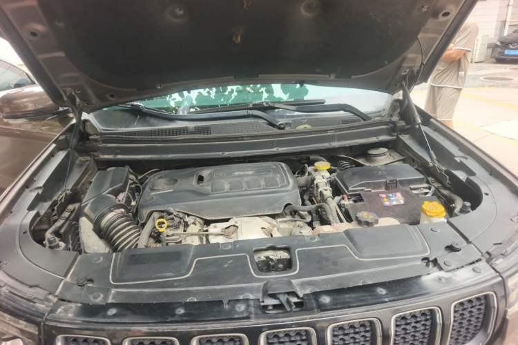 Used Jeep Commander 2018 2.0T Four-Wheel Drive Prestige Edition China V Engine Bay