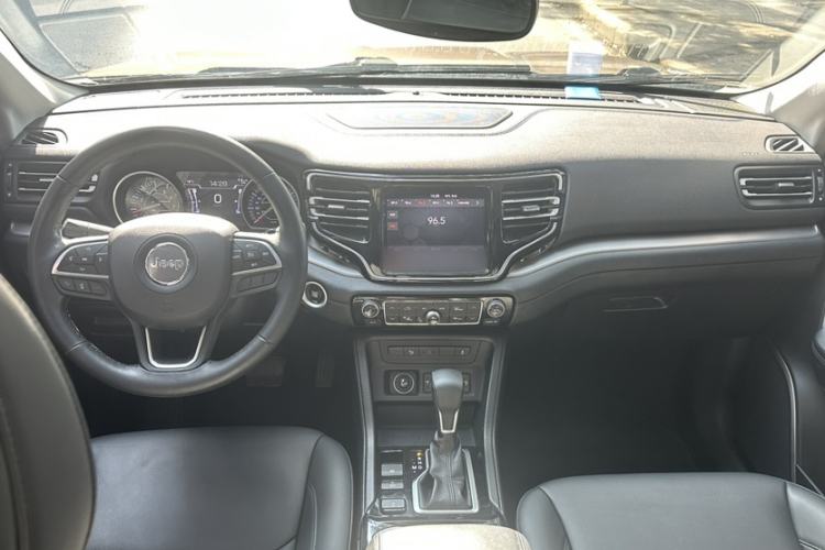 Used Jeep Commander 2018 2.0T Two-Wheel Drive Enjoy Edition China V Exterior 6