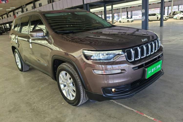 Used Jeep Commander 2018 2.0T Two-Wheel Drive Enjoy Edition China V Front Right 45 Deg
