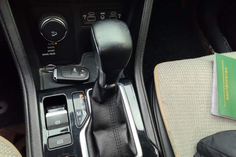 Used Jeep Commander 2018 2.0T Four-Wheel Drive Prestige Edition China V Gear Lever