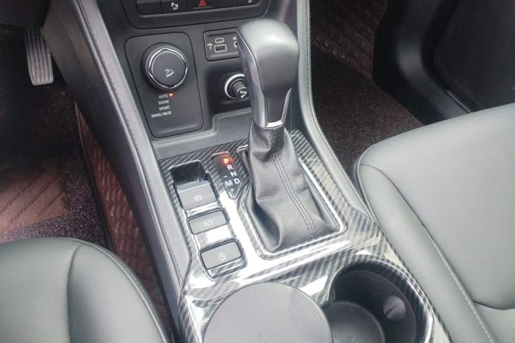 Used Jeep Commander 2018 2.0T Four-Wheel Drive Prestige Edition China V Gear Lever