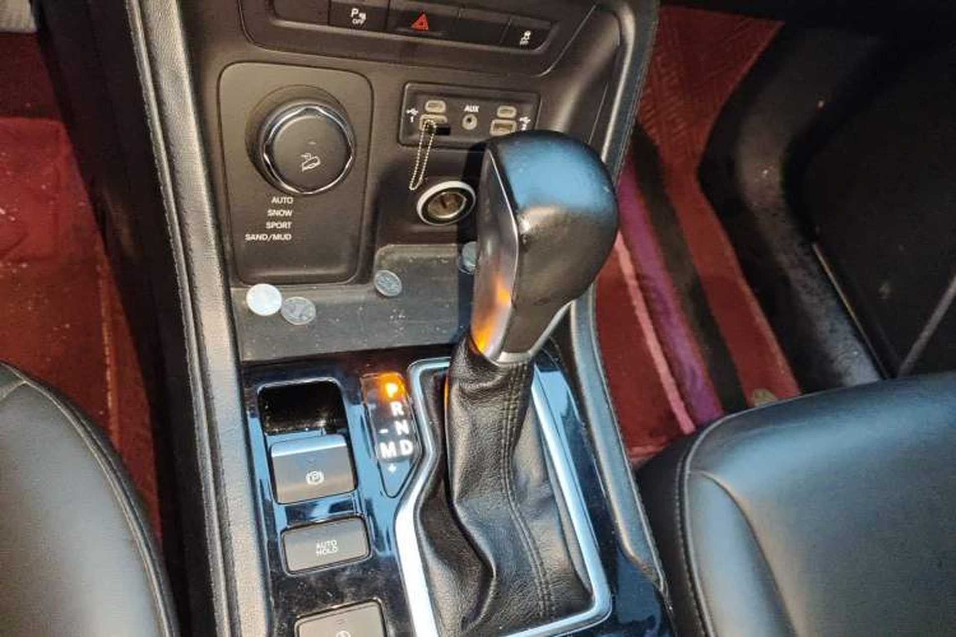 Used Jeep Commander 2018 2.0T Four-Wheel Drive Prestige Edition China V Gear Lever