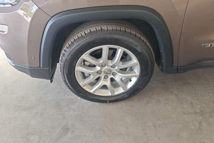 Used Jeep Commander 2018 2.0T Two-Wheel Drive Enjoy Edition China V Left Front Wheel Hub