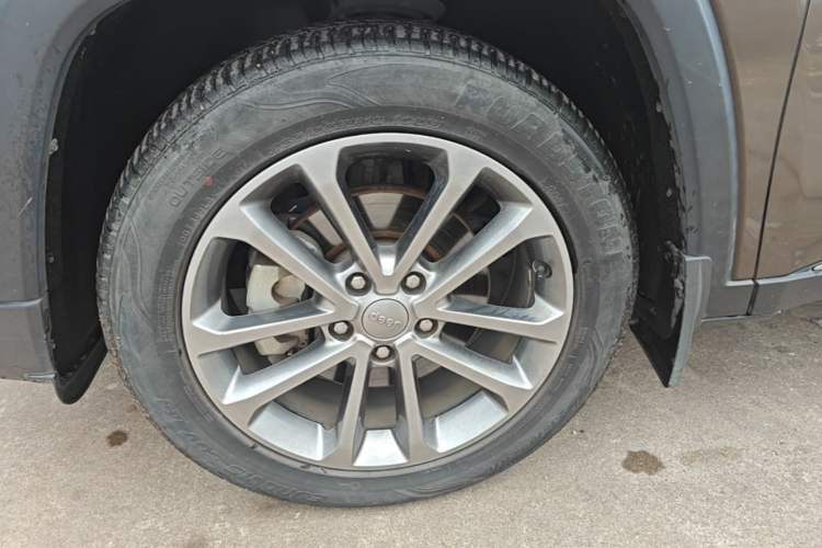Used Jeep Commander 2018 2.0T Four-wheel Drive Premium Edition China VI Left Front Wheel Hub