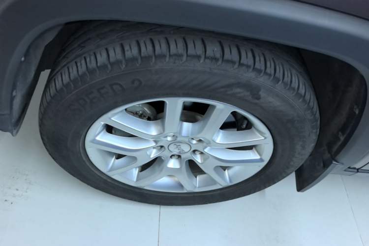 Used Jeep Commander 2018 2.0T Two-Wheel Drive Enjoy Edition China V Left Front Wheel Hub