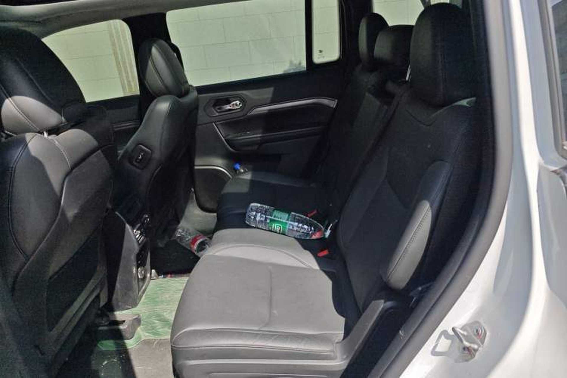 Used Jeep Commander 2018 2.0T Two-Wheel Drive Enjoy Edition China V Left Rear Seat