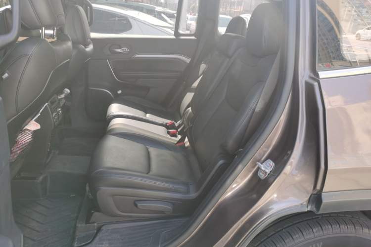 Used Jeep Commander 2018 2.0T Two-Wheel Drive Enjoy Edition China V Left Rear Seat