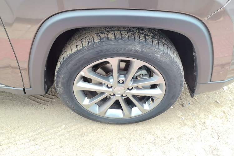 Used Jeep Commander 2018 2.0T Four-Wheel Drive Prestige Edition China V Right Front Wheel Hub