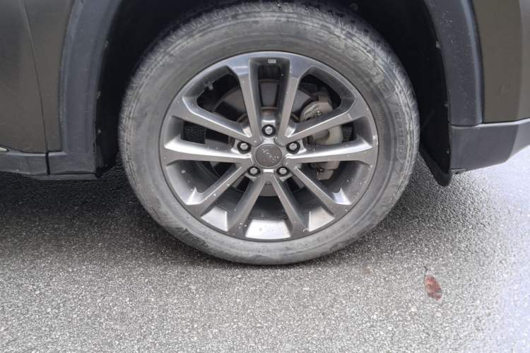 Used Jeep Commander 2018 2.0T Four-Wheel Drive Prestige Edition China V Right Front Wheel Hub