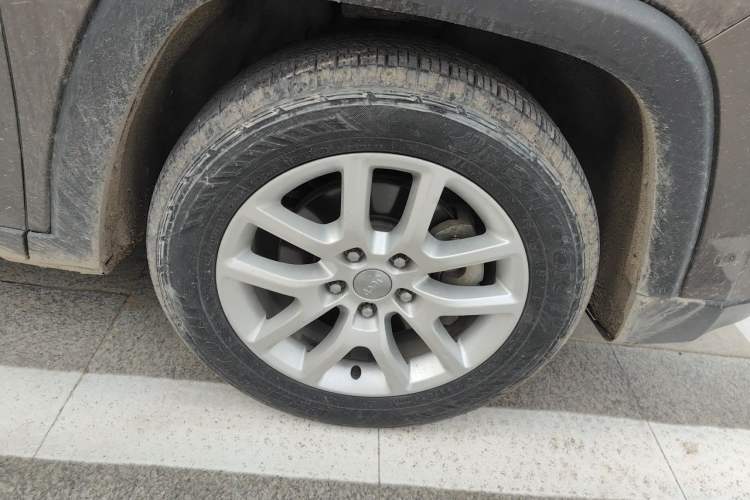 Used Jeep Commander 2018 2.0T Two-Wheel Drive Enjoy Edition China V Right Front Wheel Hub