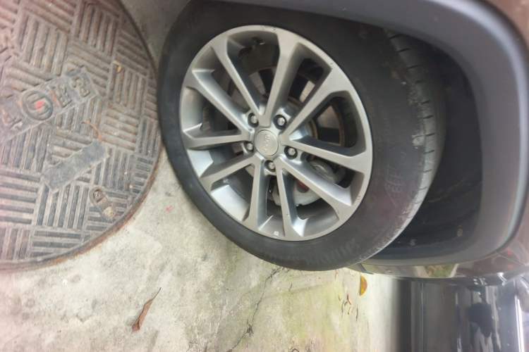 Used Jeep Commander 2018 2.0T Four-Wheel Drive Prestige Edition China V Right Front Wheel Hub