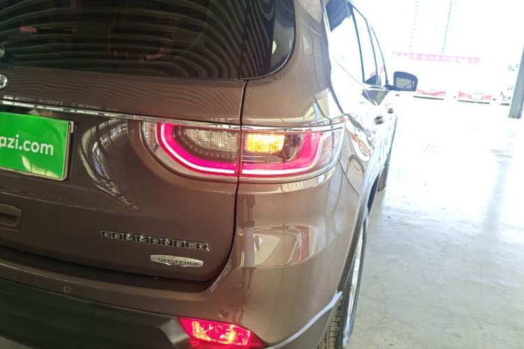 Used Jeep Commander 2018 2.0T Two-Wheel Drive Enjoy Edition China V Right Rear Taillight