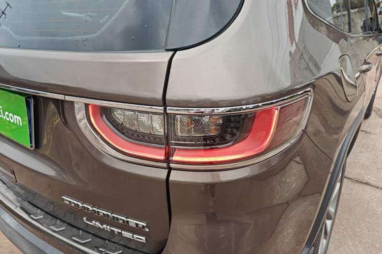 Used Jeep Commander 2018 2.0T Four-wheel Drive Premium Edition China VI Right Rear Taillight