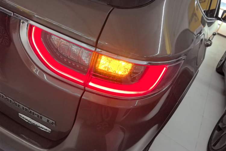 Used Jeep Commander 2018 2.0T Two-Wheel Drive Enjoy Edition China V Right Rear Taillight