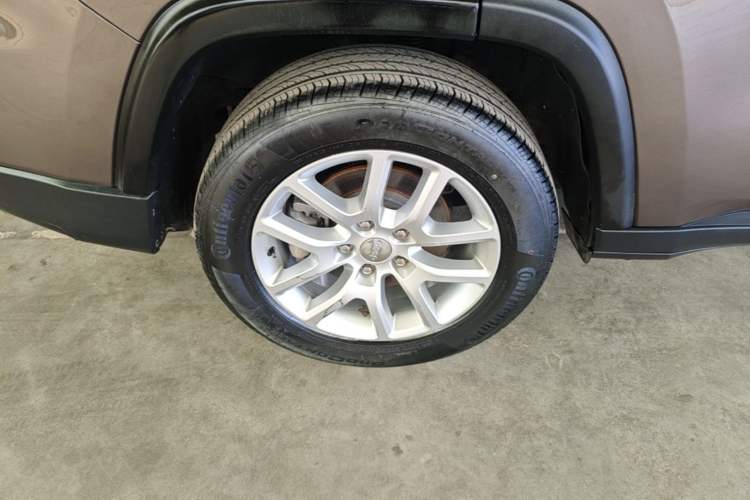 Used Jeep Commander 2018 2.0T Two-Wheel Drive Enjoy Edition China V Right Rear Wheel Hub