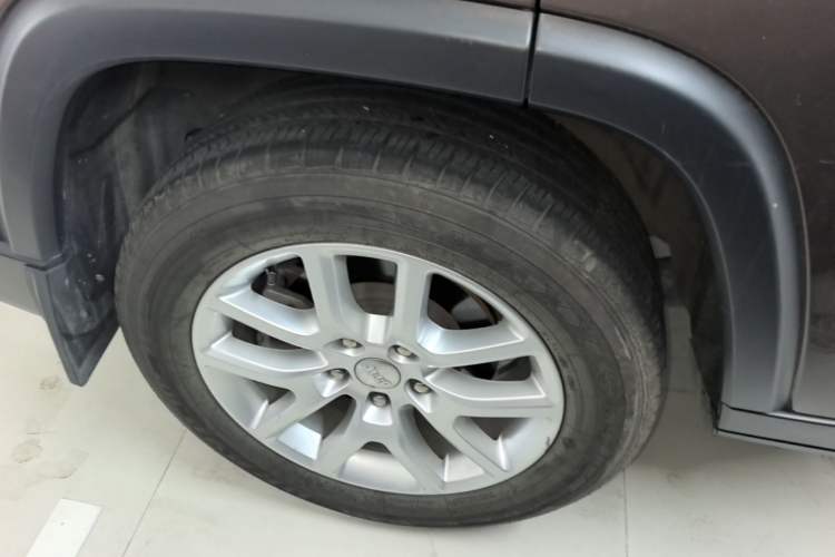 Used Jeep Commander 2018 2.0T Two-Wheel Drive Enjoy Edition China V Right Rear Wheel Hub