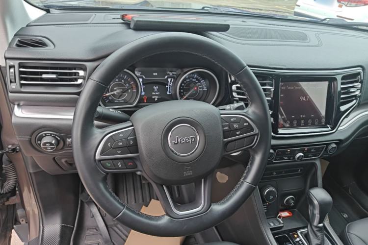 Used Jeep Commander 2018 2.0T Four-wheel Drive Premium Edition China VI Steering Wheel