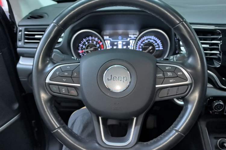 Used Jeep Commander 2018 2.0T Two-Wheel Drive Enjoy Edition China V Steering Wheel