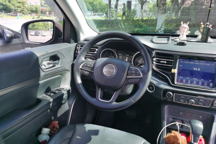 Used Jeep Commander 2018 2.0T Two-Wheel Drive Enjoy Edition China V Steering Wheel