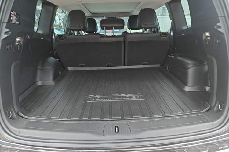 Used Jeep Commander 2018 2.0T Four-wheel Drive Premium Edition China VI Trunk