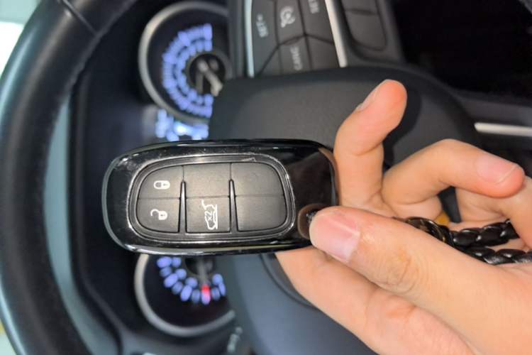 Used Jeep Commander 2018 2.0T Two-Wheel Drive Enjoy Edition China V Vehicle Key