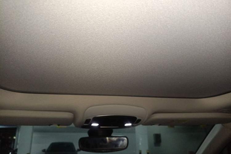 Used Jeep Commander 2018 2.0T Two-Wheel Drive Enjoy Edition China V Headliner