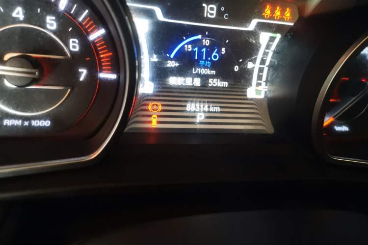 Used Jeep Commander 2018 2.0T Two-Wheel Drive Enjoy Edition China V Odometer Close Up