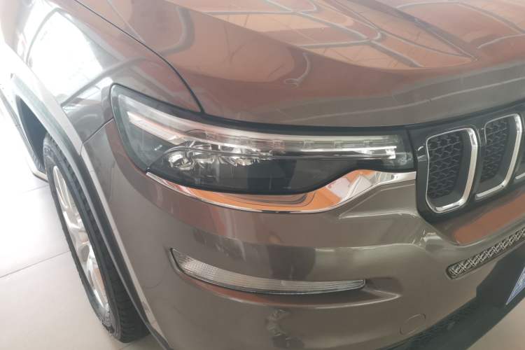Used Jeep Commander 2018 2.0T Two-Wheel Drive Enjoy Edition China V Right Front Headlight