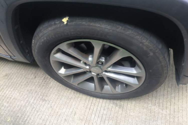 Used Jeep Commander 2018 2.0T Four-Wheel Drive Prestige Edition China V Right Front Wheel Hub